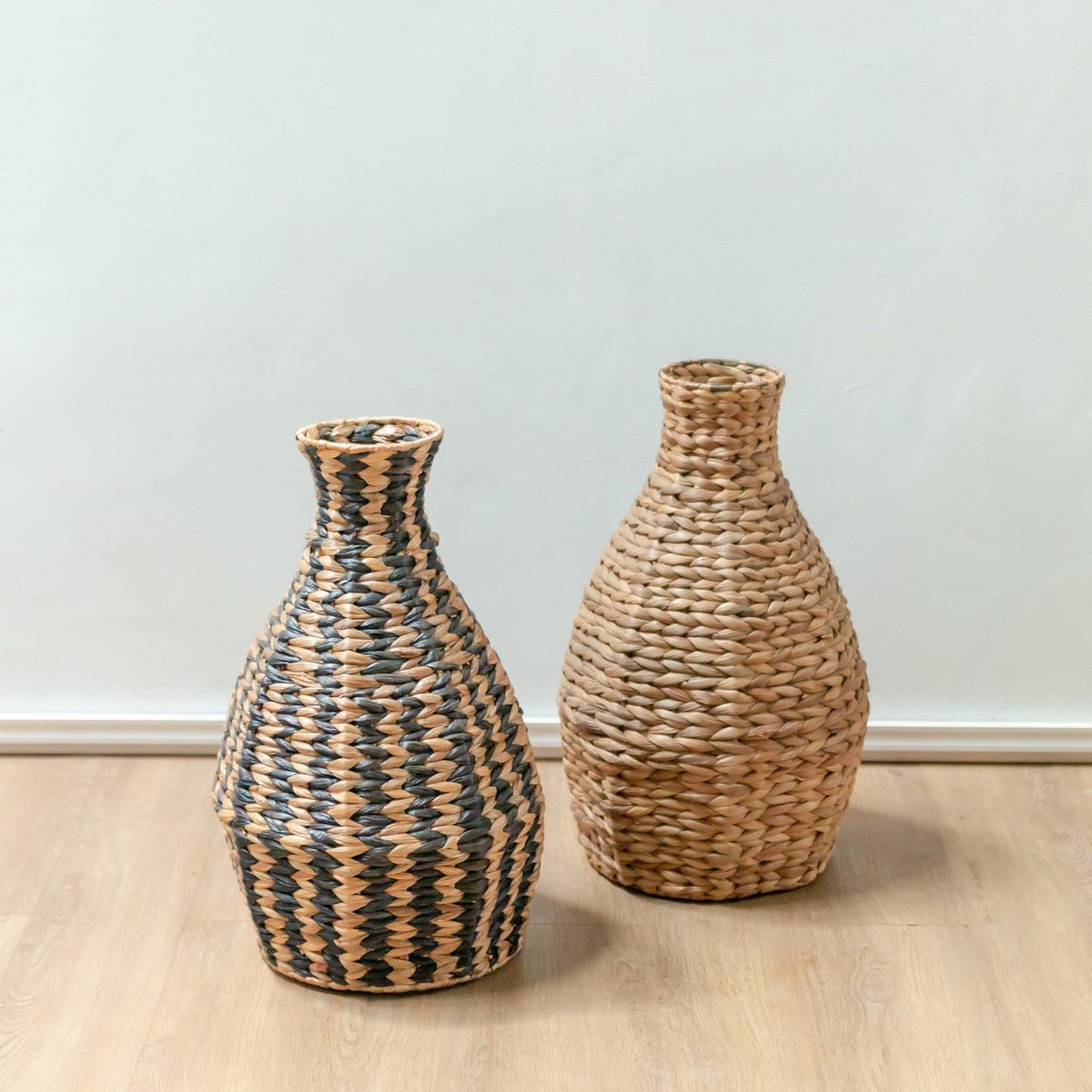 Geflochtene Boho-Vase DAYANA schwarz aus Wasserhyazinthe