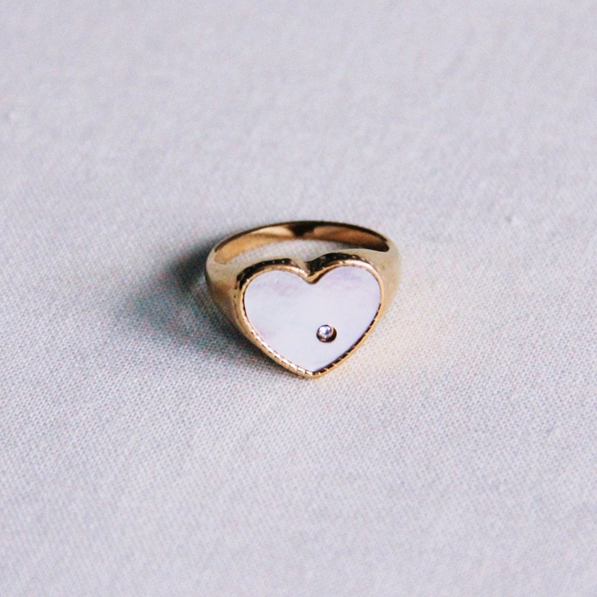 Stalen ring parelmoer hart