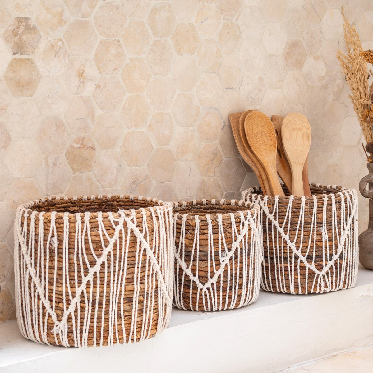 Kleiner Korb aus Seegras ORIS | Runder Blumenkorb | Gewebter Boho-Korb | Pflanzkorb | Pflanzer | Makramee-Korb