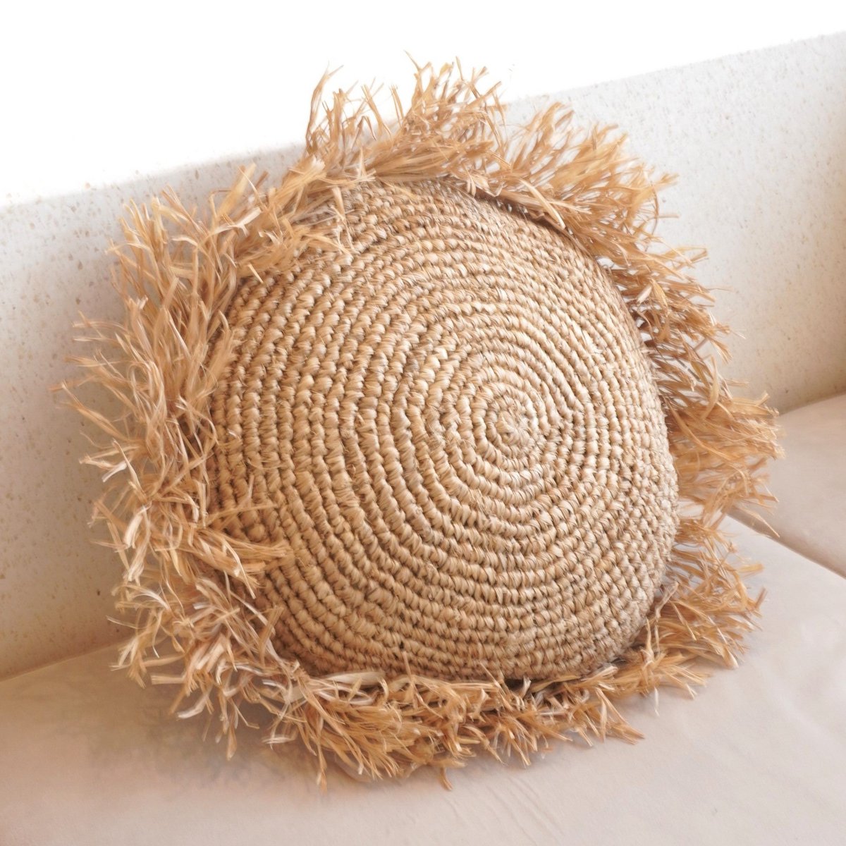 Rond Boho Sierkussen van Raffia met Vulling TARAKAN beige