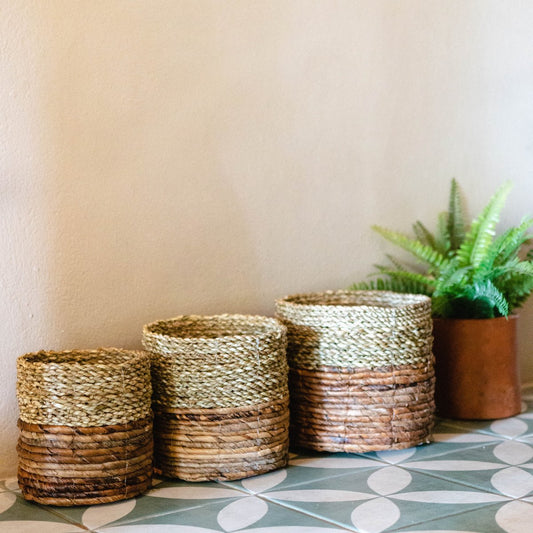 Small Seagrass Basket BHINNEKA (two-tone) | Plant Basket | Small Storage Basket | Woven Boho Basket | Planter | Decorative Basket | Round Flower Basket