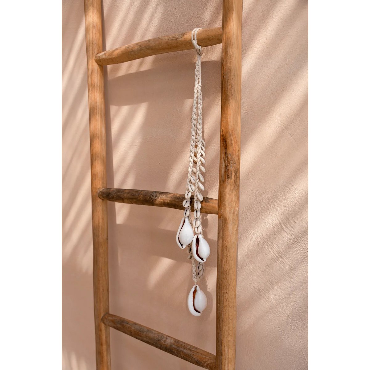 De grote witte kauri schelp ketting